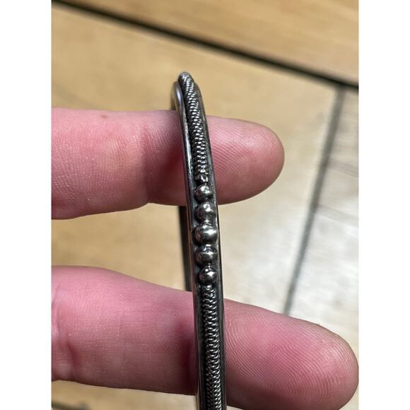 Vintage Sterling Silver Bangle Bracelet. womens. cute detail. marked. - Picture 1 of 4